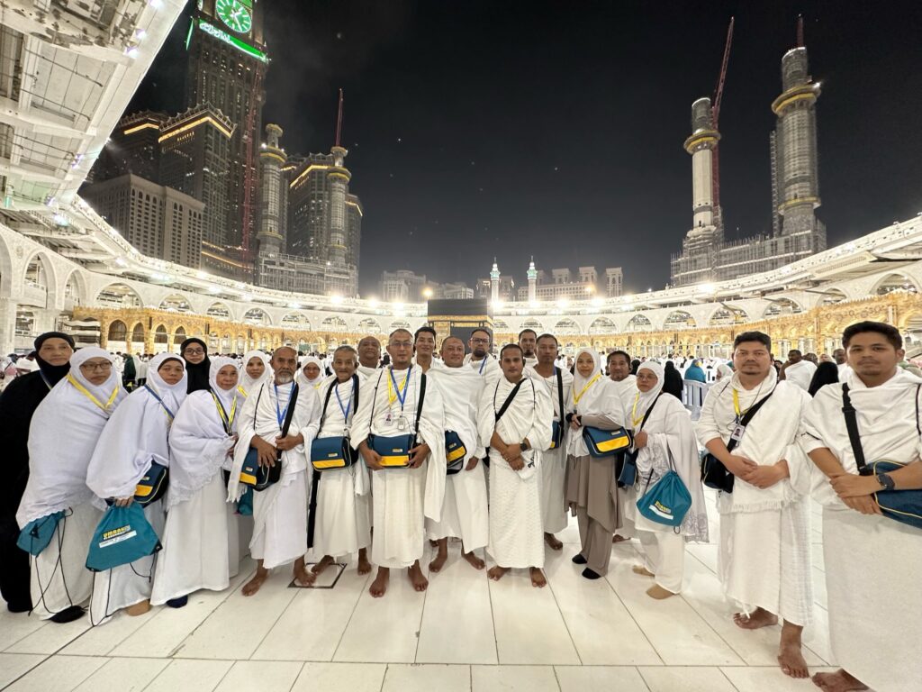 Visiting Makkah - Devout pilgrims circling the Kaaba during their Hajj or Umrah pilgrimage, a sacred and spiritual journey in Islam.